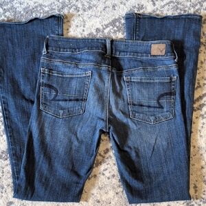 Women's American Eagle Jeans Flare/Boot Cut Low-rise Size 6 Long